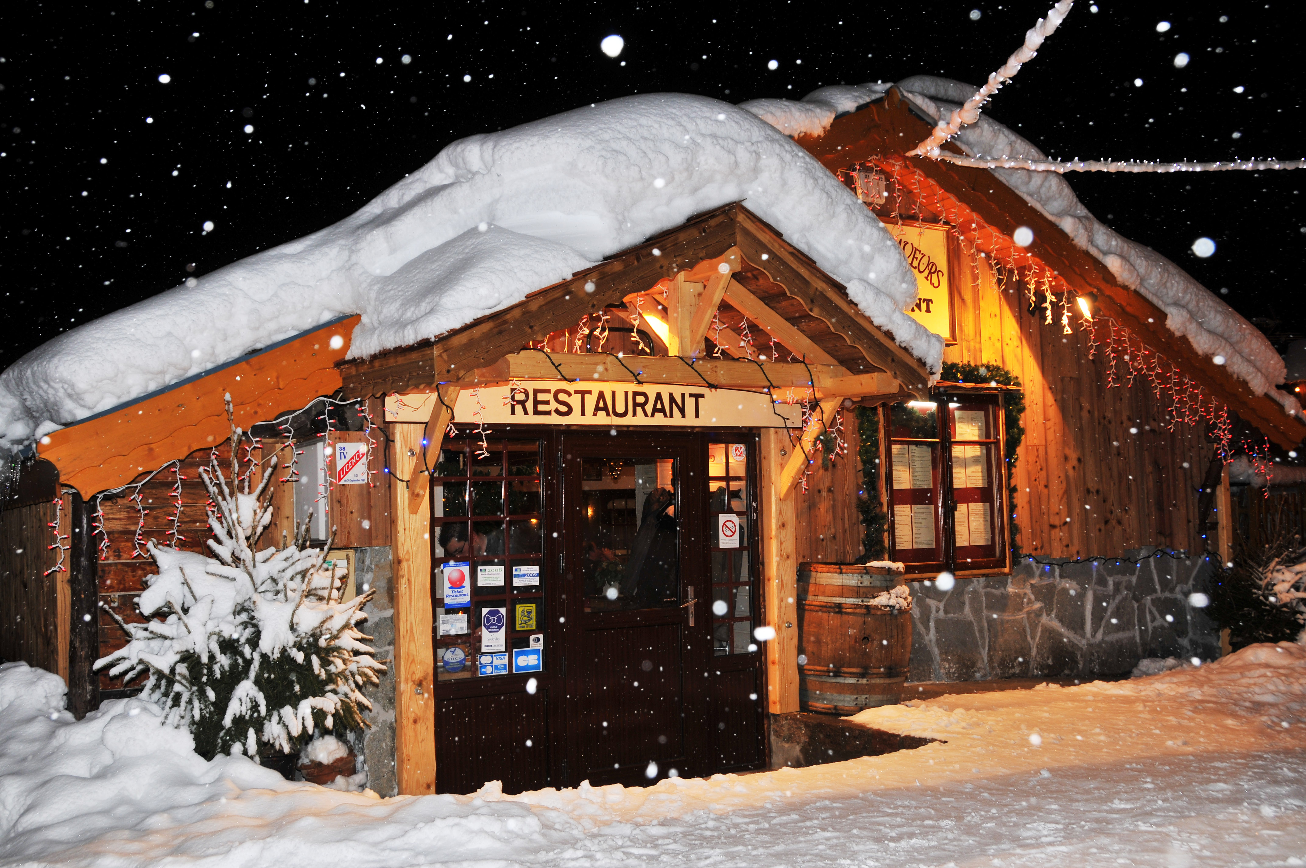 Restaurant sous la neige au puit des saveurs